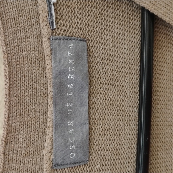 Oscar De La Renta Tan Cardigan Sweater Classic Knit - Picture 2 of 3